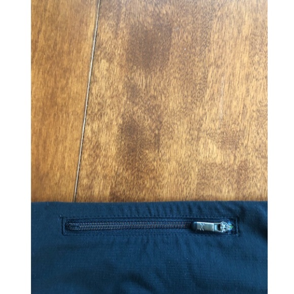 UA Cropped Leggings - Picture 6 of 8